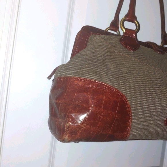 BCBG Maxazria bag - Picture 2 of 8